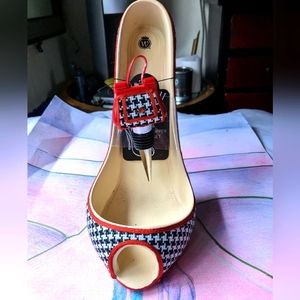 High heel wine bottle holder
